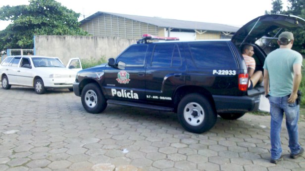 O ajudante foi preso por policiais da DIG de Avaré