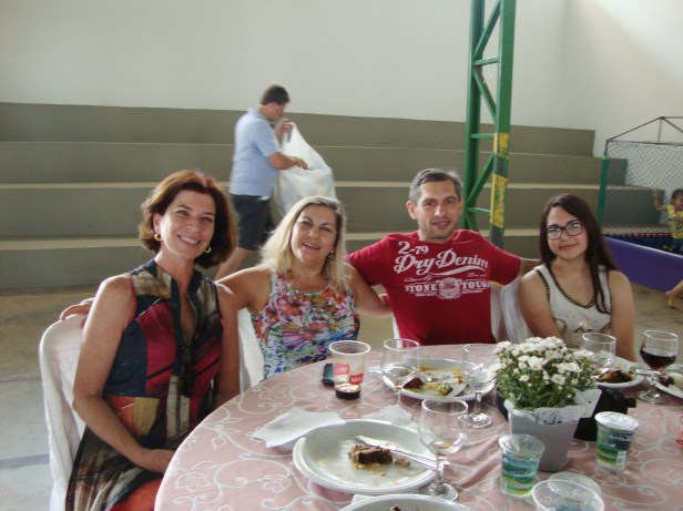 Veradora Dra Rosangela, Escrivã Célia e Investigador Eduardo e filha