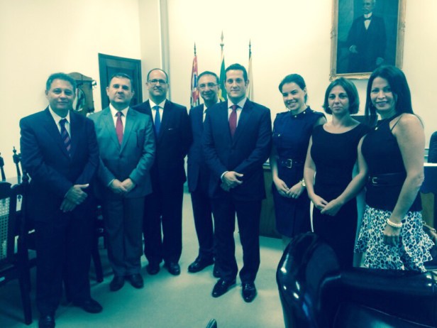 Comitiva de delegados durante reunião no Fórum de Santos Jorge Cardoso de Oliveira, Manoel Gatto Neto