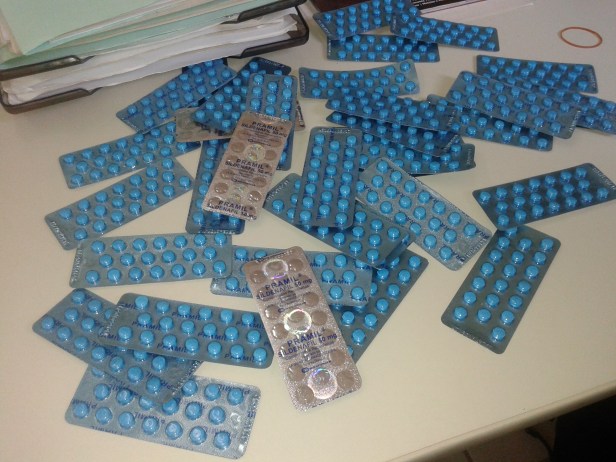 2 - Comprimidos de Pramil apreendidos na casa dos suspeitos medicamento tem venda proibida no Brasil
